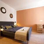 150m From Arena Colosseum Apartamento