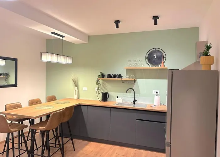 Apartment 150m From Arena Colosseum