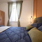Apartment 150m From Arena Colosseum *