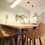 Apartment 150m From Arena Colosseum *