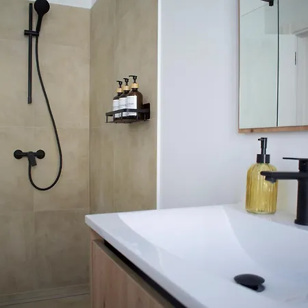 Apartment 150m From Arena Colosseum