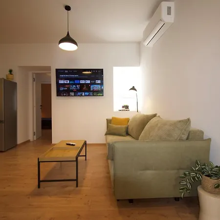 150m From Arena Colosseum