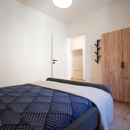 150m From Arena Colosseum Apartment *