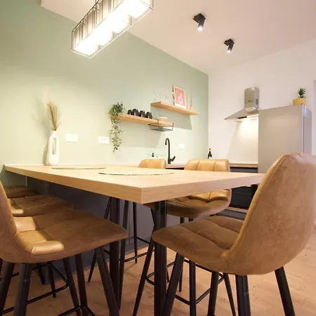 Lägenhet 150m From Arena Colosseum *