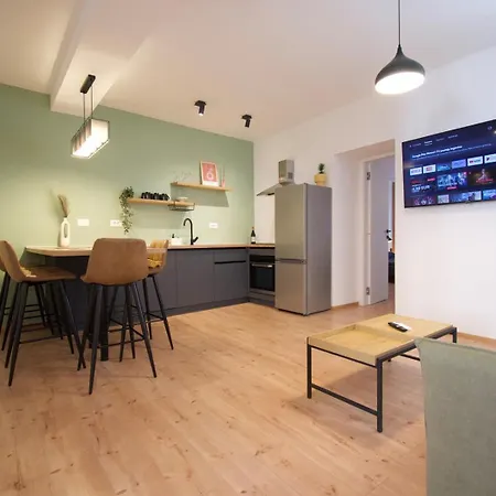 150m From Arena Colosseum *