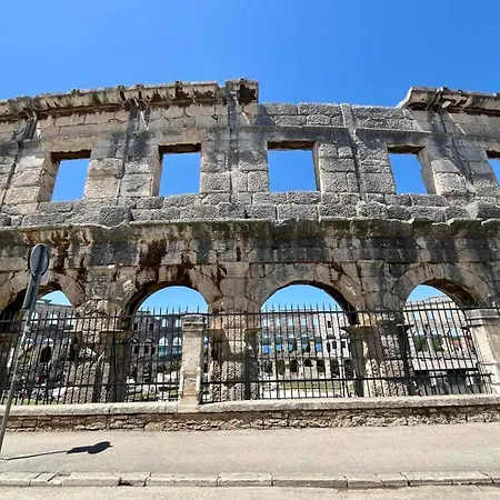 150m From Arena Colosseum Lägenhet *