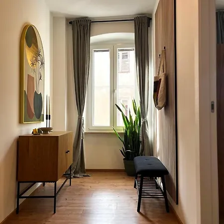 Lägenhet 150m From Arena Colosseum