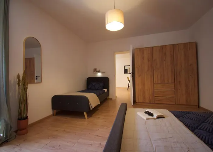 150m From Arena Colosseum