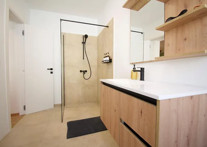 150m From Arena Colosseum *