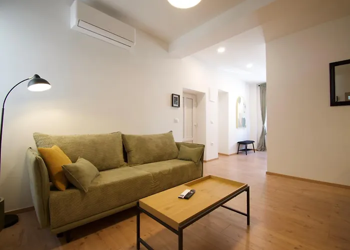 150m From Arena Colosseum Appartement