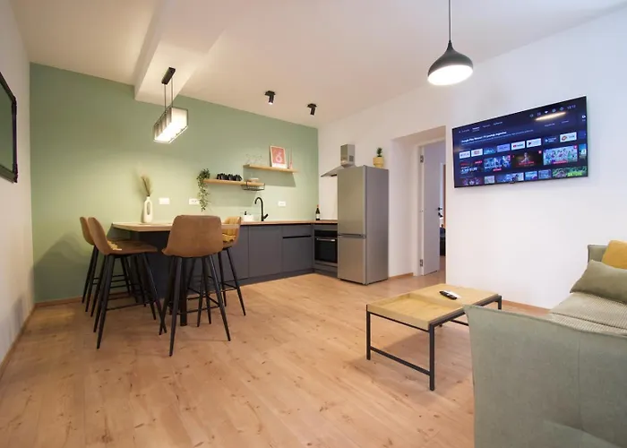 150m From Arena Colosseum *