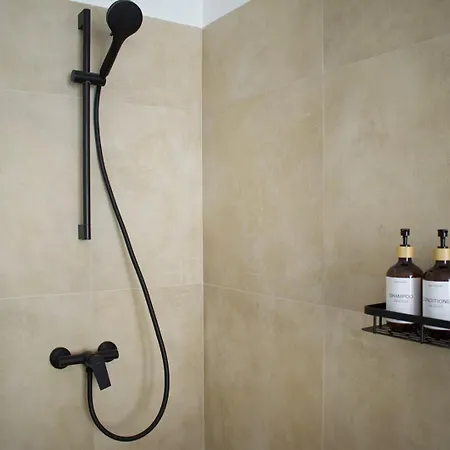 アパート 150m From Arena Colosseum プーラ