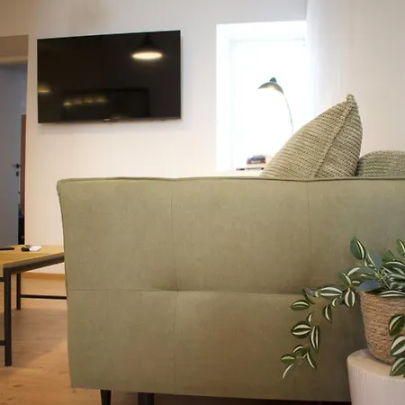 150m From Arena Colosseum プーラ