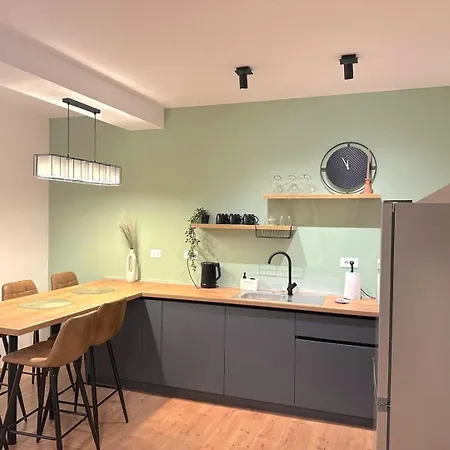 アパート 150m From Arena Colosseum