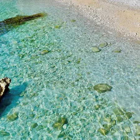 150m From Arena Colosseum